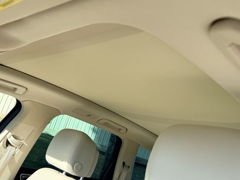 Used 2016 Volkswagen Touareg Executive image 27