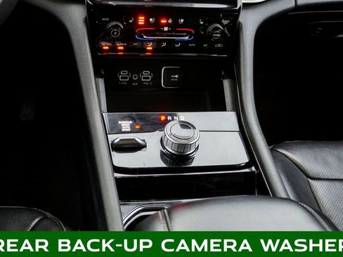 Used 2023 Jeep Grand Cherokee Limited w/ Luxury Tech Group II image 14