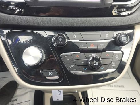 Used 2023 Chrysler Voyager LX image 18