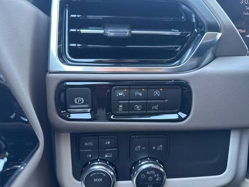 New 2026 GMC Yukon Denali w/ Sun & Power Step Package AWD/4WD image 32