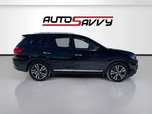 Used 2019 Nissan Pathfinder Platinum image 8