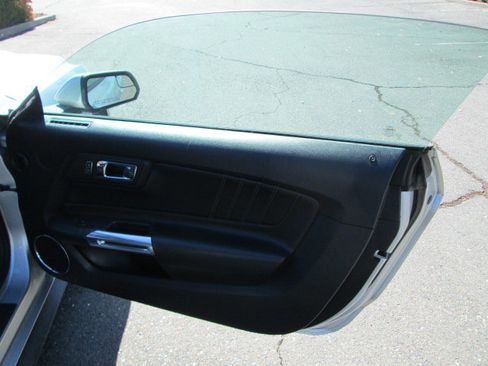 Used 2015 Ford Mustang Premium RWD image 9