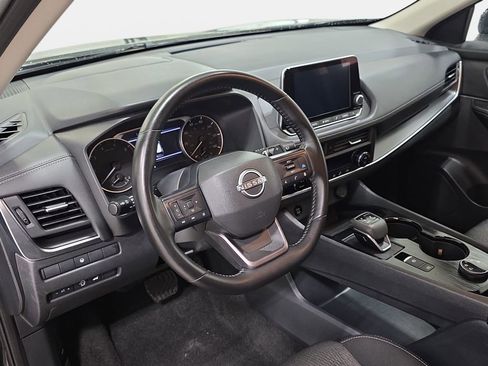 Used 2025 Nissan Rogue SV AWD/4WD image 16