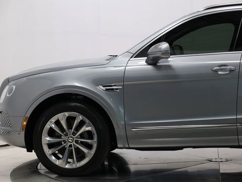 Used 2019 Bentley Bentayga image 8