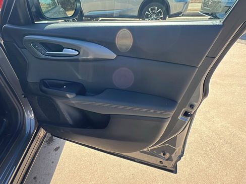 Used 2025 Alfa Romeo Tonale image 16