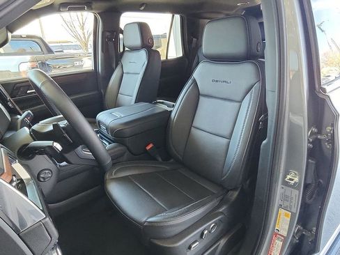 Used 2025 GMC Yukon Denali image 20