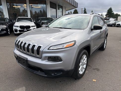 Used 2016 Jeep Cherokee Sport image 1