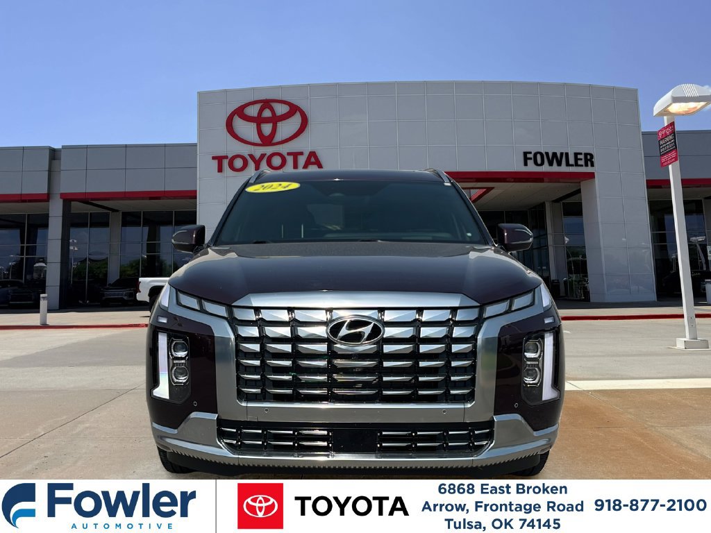 Used 2024 Hyundai Palisade Calligraphy FWD image 3