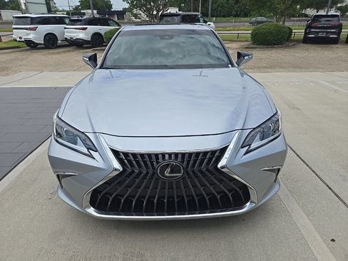Used 2025 Lexus ES 350 w/ Premium Package FWD image 2
