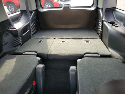 Used 2018 Chevrolet Tahoe Premier RWD image 6