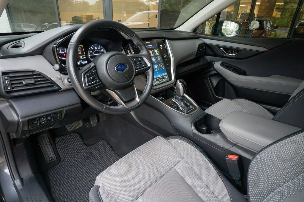 Used 2023 Subaru Outback Premium AWD/4WD image 9