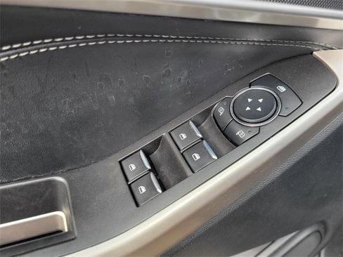 Used 2023 Ford Explorer XLT image 16