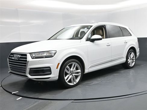 Used 2018 Audi Q7 3.0T Prestige w/ Prestige Package image 1