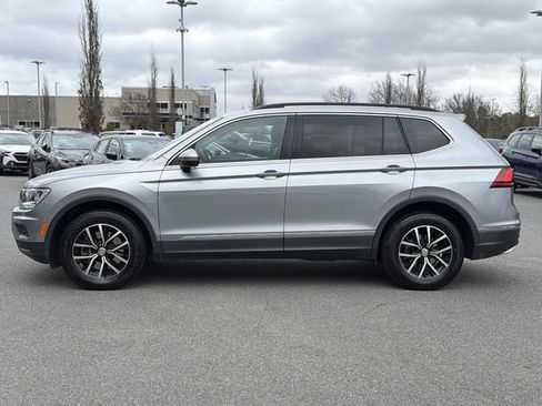 Used 2021 Volkswagen Tiguan SE image 6