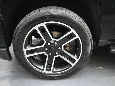 Used 2018 Chevrolet Silverado 1500 LTZ Z71 w/ LTZ Plus Package AWD/4WD image 11