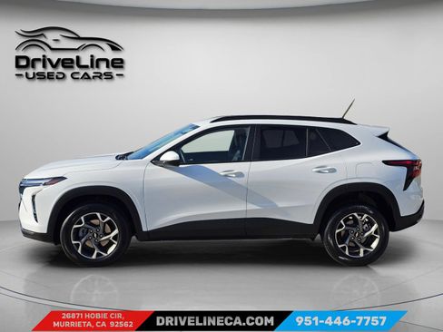 Used 2025 Chevrolet Trax LT w/ LT Convenience Package image 14