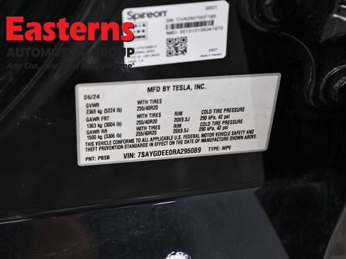 Used 2024 Tesla Model Y Long Range AWD/4WD image 30