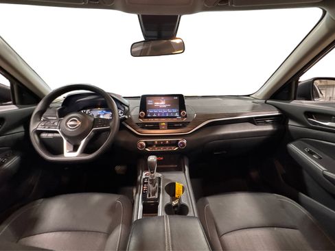 Used 2025 Nissan Altima 2.5 SV image 38