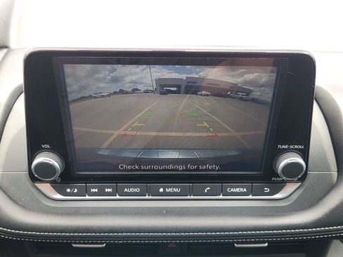 Used 2025 Nissan Rogue SV FWD image 20