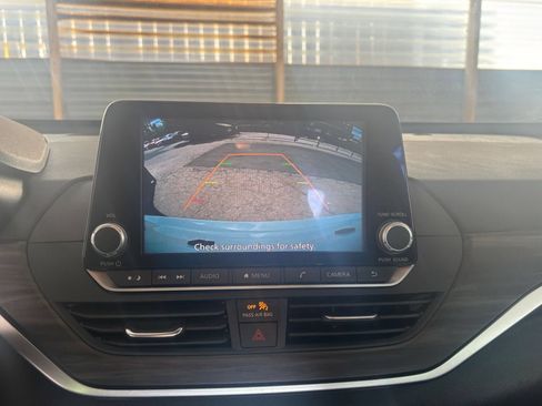 Used 2025 Nissan Altima 2.5 SV FWD image 22