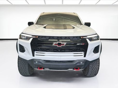 Used 2024 Chevrolet Colorado ZR2 w/ ZR2 Convenience Package III AWD/4WD image 2