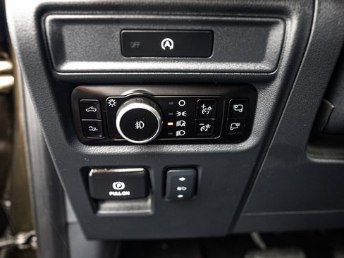Used 2025 Ford F150 Raptor AWD/4WD image 18