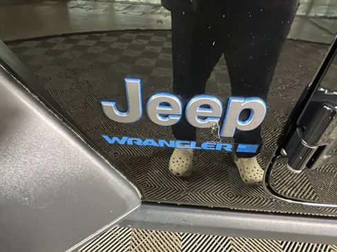 Used 2023 Jeep Wrangler Unlimited w/ Cold Weather Group AWD/4WD image 9