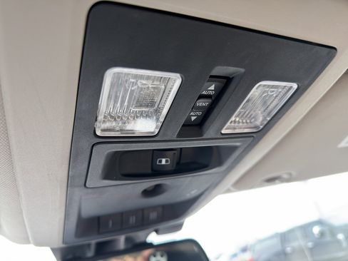 Used 2016 RAM 1500 Laramie w/ Convenience Group image 27