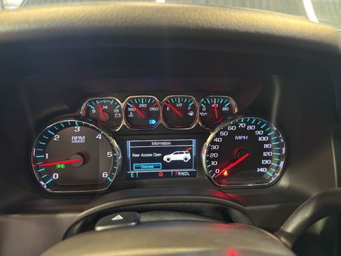 Used 2019 Chevrolet Suburban LT AWD/4WD image 19