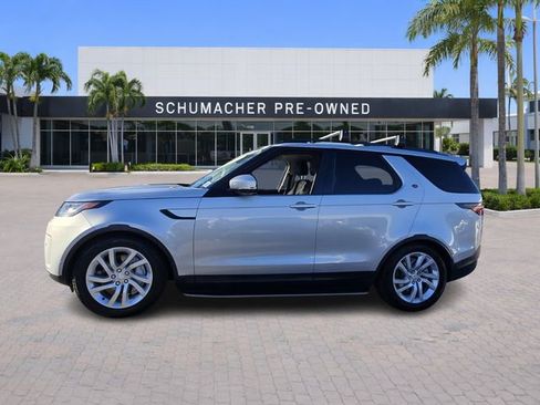 Used 2023 Land Rover Discovery S image 4