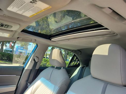 Used 2019 Toyota Camry SE image 19