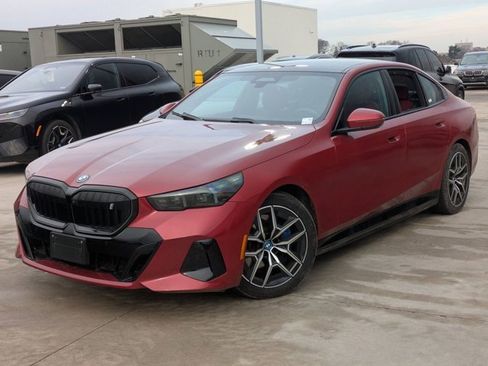 Used 2025 BMW i5 xDrive40 w/ Executive Package image 1