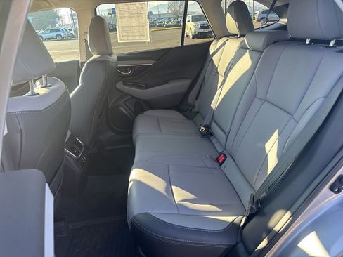 Used 2025 Subaru Outback Limited image 11