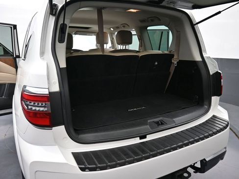 Used 2023 Nissan Armada SL w/ Captain's Chairs Package AWD/4WD image 17