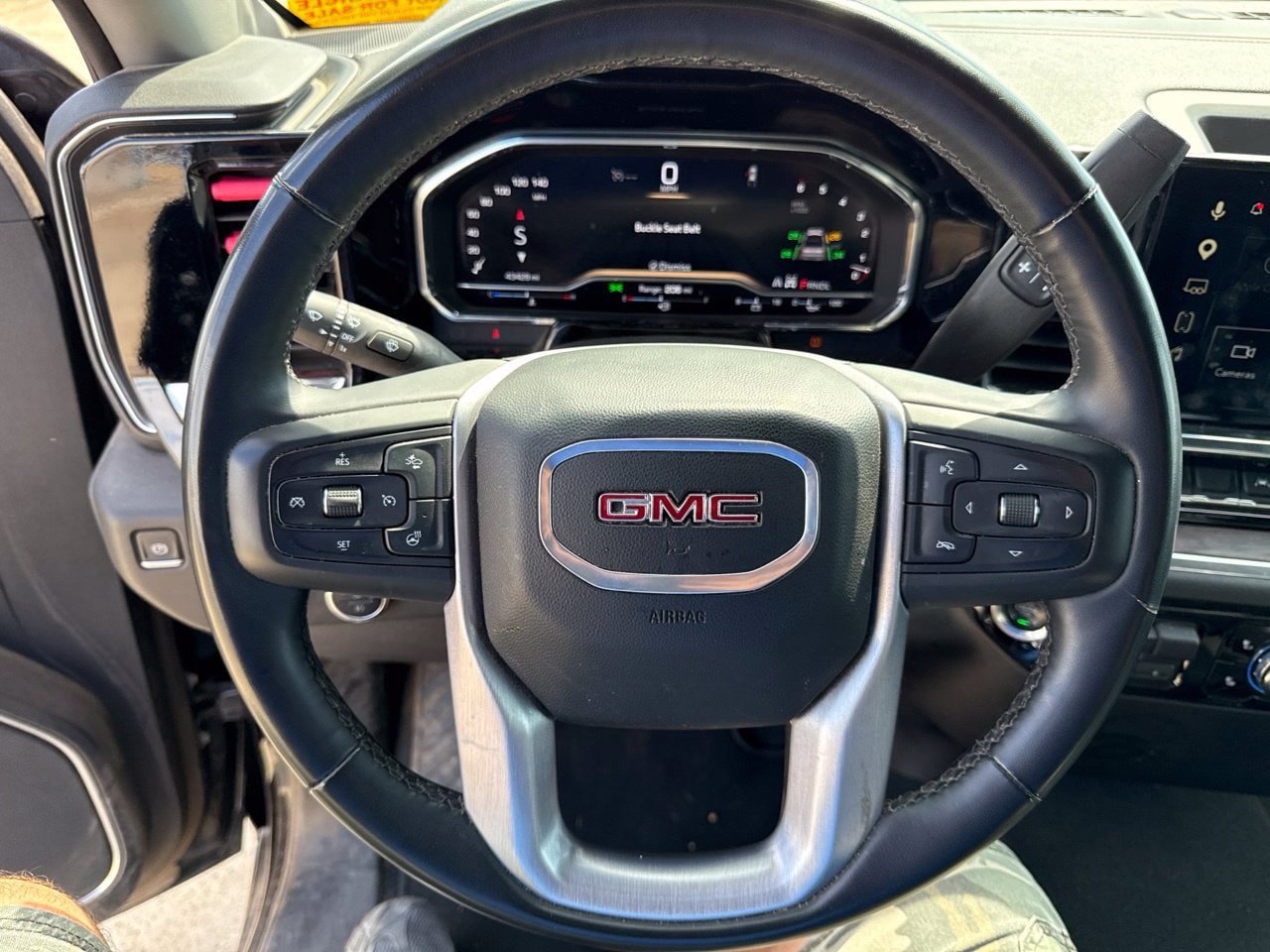 Used 2025 GMC Sierra 1500 SLT AWD/4WD image 21