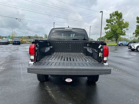 Used 2023 Toyota Tacoma SR5 w/ Black Out Package (TMS) AWD/4WD image 11