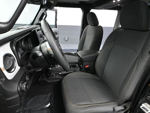 Used 2024 Jeep Wrangler Sahara AWD/4WD image 21