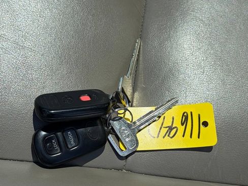 Used 2005 Toyota Tundra Limited RWD image 14