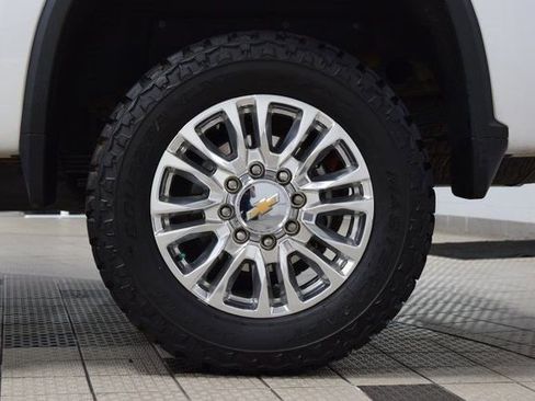 Used 2022 Chevrolet Silverado 2500 High Country w/ Safety Package II image 19