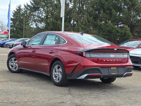 Used 2025 Hyundai Sonata SE image 14