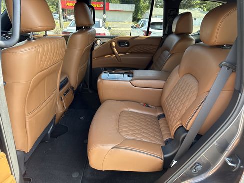 Used 2024 INFINITI QX80 Sensory w/ Cargo Package AWD/4WD image 10