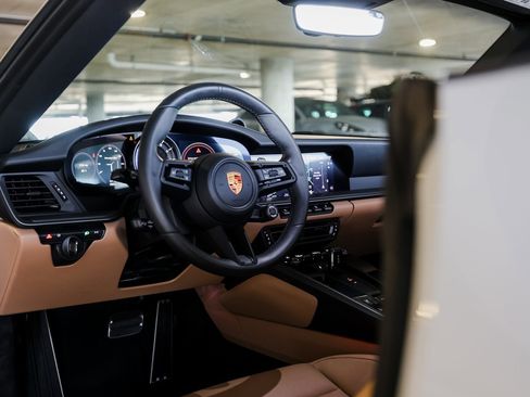 Certified 2022 Porsche 911 Carrera image 25