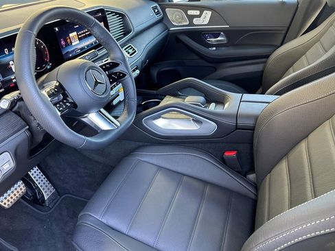 New 2026 Mercedes-Benz GLS 580 4MATIC image 4