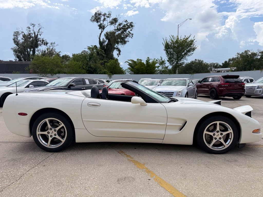Used 2001 Chevrolet Corvette Convertible w/ Preferred Equipment Group2 RWD image 19