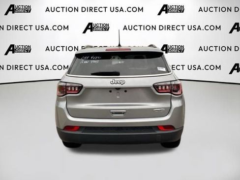 Used 2022 Jeep Compass Latitude image 9