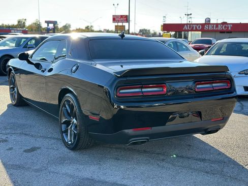 Used 2022 Dodge Challenger R/T w/ Blacktop Package image 7