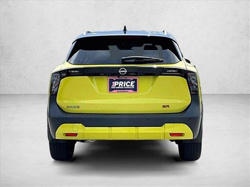 Used 2025 Nissan Kicks SR FWD image 3