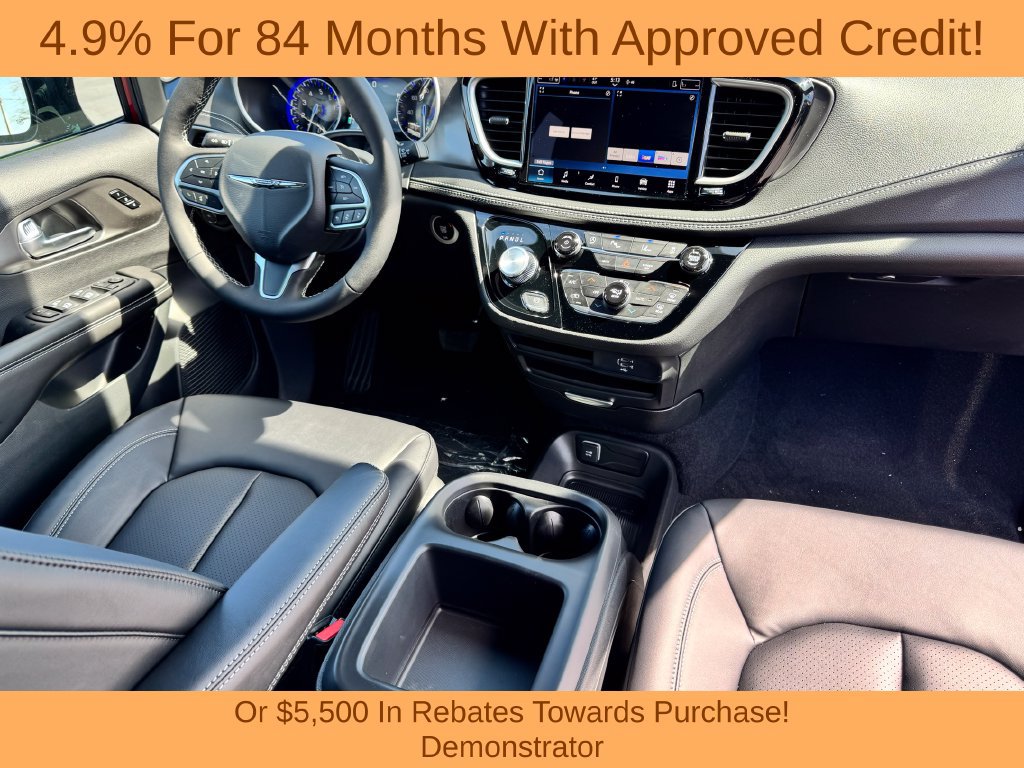 New 2026 Chrysler Pacifica Select FWD image 11