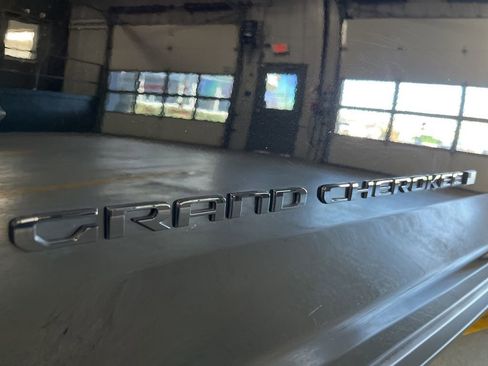 Used 2025 Jeep Grand Cherokee L Altitude image 15