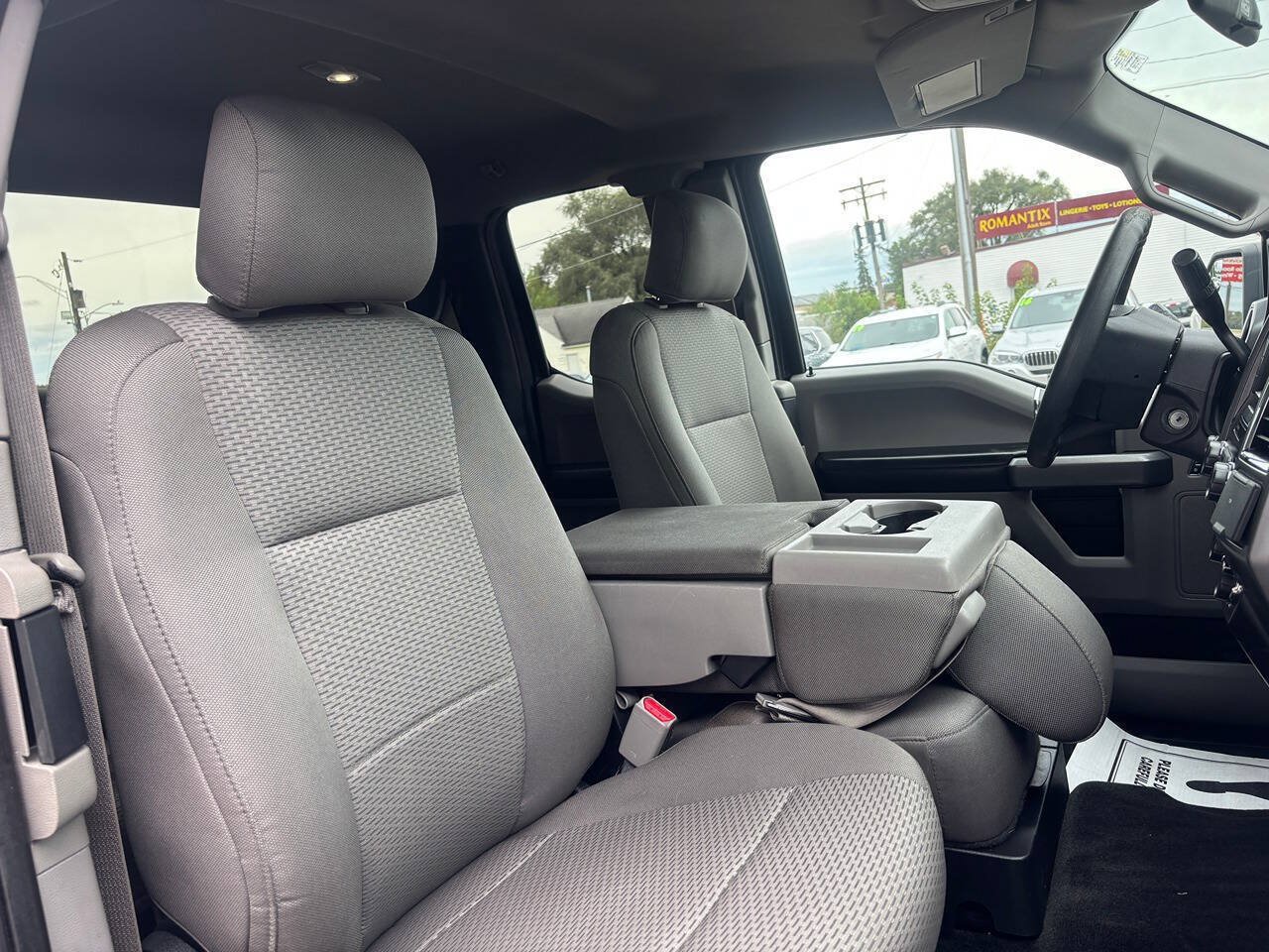 Used 2015 Ford F150 XLT AWD/4WD image 31